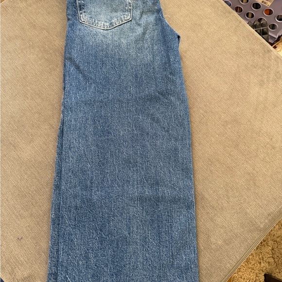 Wide Leg Jeans w/ Belt - Picture 4 of 7